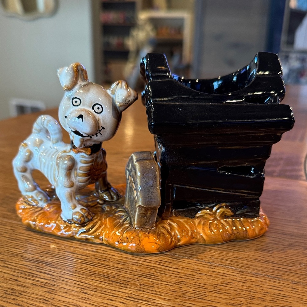Yankee Candle Black and Orange Skeleton Dog Holder